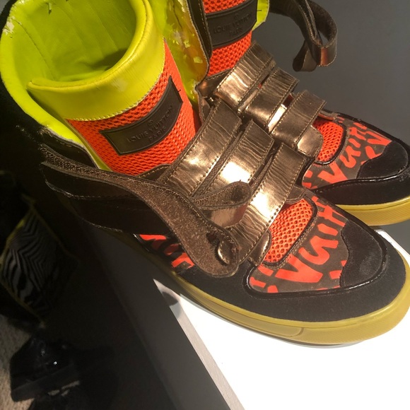 Louis Vuitton Men Sneaker - Picture 5 of 5